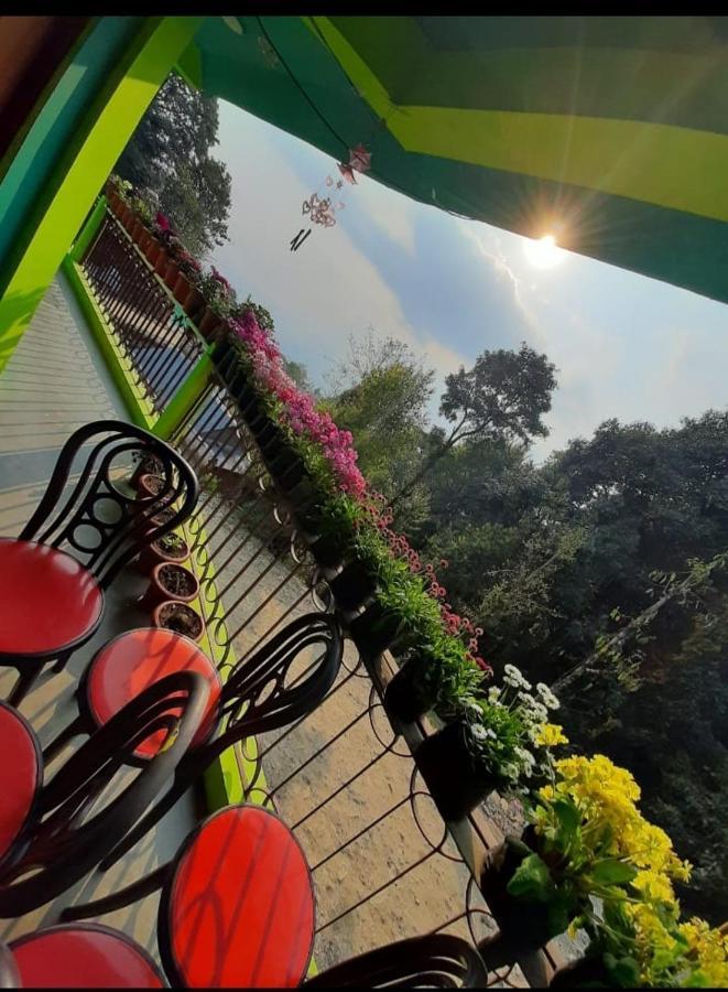 דרג'ילינג Greenery Homestay מראה חיצוני תמונה